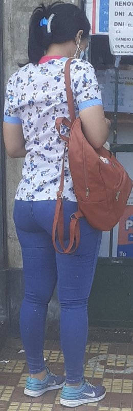 jov vene culona jm (3).jpg