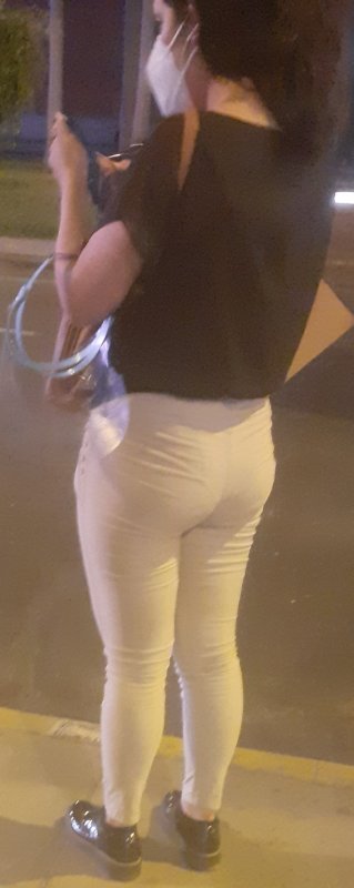 chibola culona parad (3).jpg