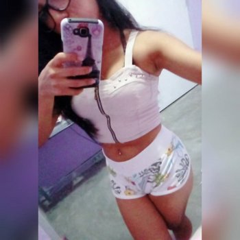 Danitza De Acosta2.jpg