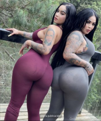 Nya and Una OFs 04.jpg