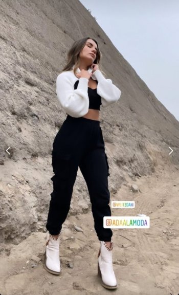 Screenshot_20210805-063300_Instagram Lite.jpg