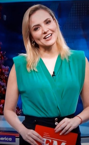 Screenshot_20211201-133353_Video Player.jpg