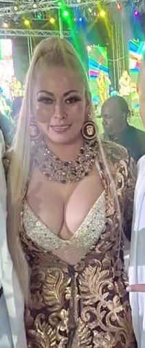 jackie_castaneda_latinmusic_B14BE89BFC7B20E20AE3E0B7BE61B79A_video_dashinit-0-00-04-376 (2).jpg