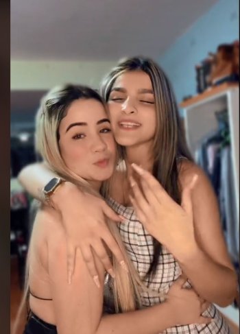 SAMANTA Y NATY.JPG