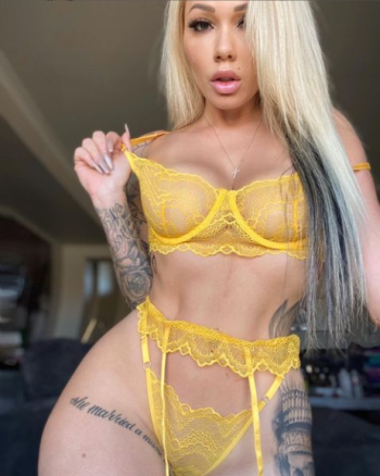 Screenshot 2022-01-24 at 19-53-31 Bunnie Xo ( xomgitsbunnie) • Fotos y videos de Instagram.png