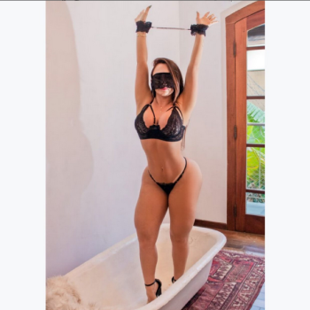 Screenshot 2022-02-10 at 06-05-07 Sheyla Mell.png