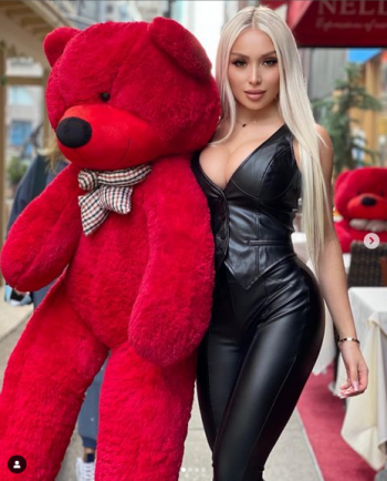 Daniella Chávez 19.png Daniella Chávez 19.png