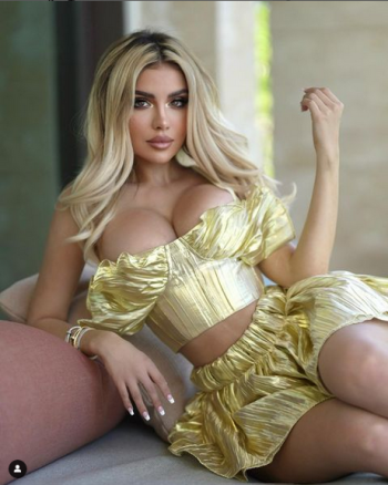 Alexa Dellanos 07.png