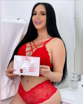 Amelia Alcantara 18.jpg