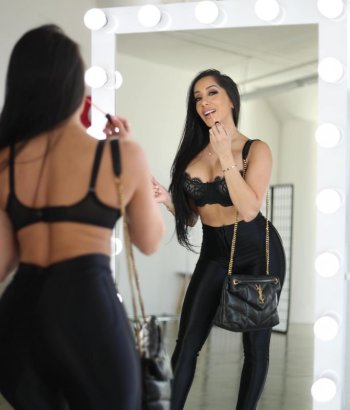 Narmin Assria - USA 55.jpg