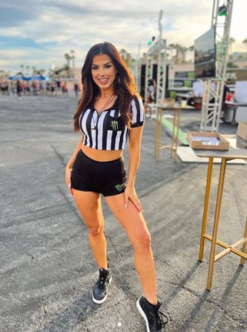 Victoria Vesce, J.D. (@victoriavesce) � Fotos y videos de Instagram - Google Chrome_Snap_006.jpg