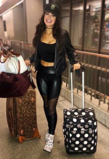 Victoria Vesce, J.D. (@victoriavesce) � Fotos y videos de Instagram - Google Chrome_Snap_056.jpg Victoria Vesce, J.D. (@victoriavesce) � Fotos y videos de Instagram - Google Chrome_Snap_056.jpg