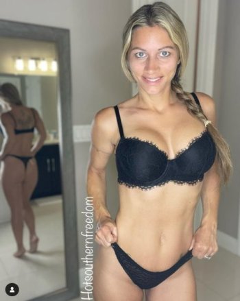 Lani Rails (@thehotsouthernfreedom) � Fotos y videos de Instagram - Google Chrome_Snap_051.jpg