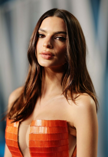 emily-ratajkowski_0494.png