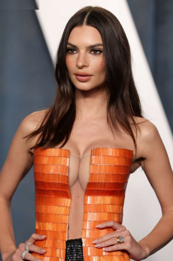 emily-ratajkowski_0493.png