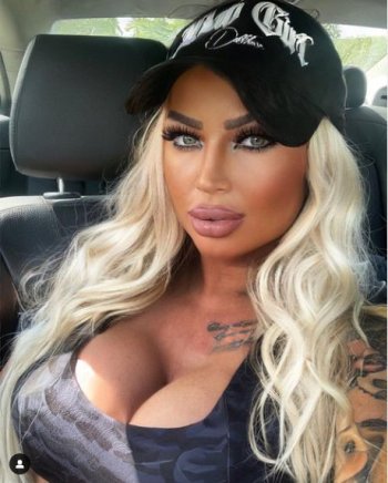 Taylor Jax (@taylorjaxukbackup) � Fotos y videos de Instagram - Google Chrome_Snap_001.jpg