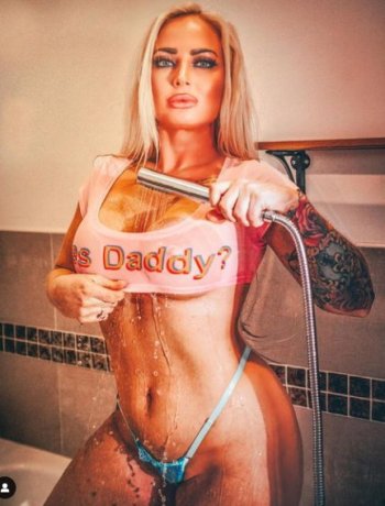 Taylor Jax (@taylorjaxukbackup) � Fotos y videos de Instagram - Google Chrome_Snap_019.jpg