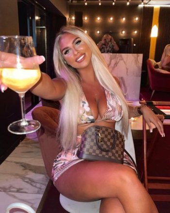 Helena Priebe (@helena.priebex) � Fotos y v�deos de Instagram - Google Chrome_Snap_057.jpg