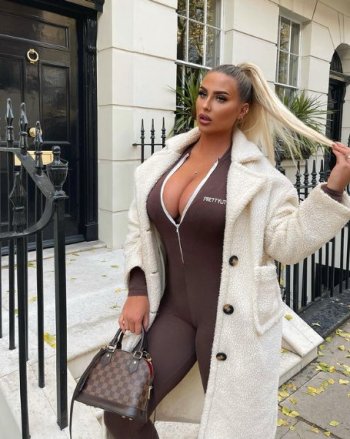 Helena Priebe (@helena.priebex) � Fotos y v�deos de Instagram - Google Chrome_Snap_059.jpg