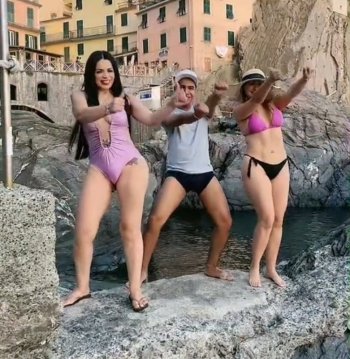 Screenshot_20220624-083721_Video Player.jpg