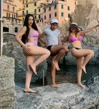 Screenshot_20220624-083743_Video Player.jpg