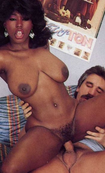 EbonyAyes004.jpg EbonyAyes004.jpg