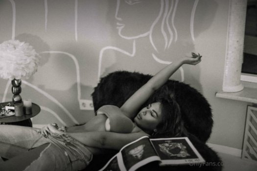 CURLY CURVY GODDESS Anna 0nly - Google Chrome_Snap_035.jpg