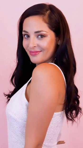 Screenshot_20221228-003307_Video Player.jpg