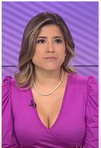 Fatima Aguilar - Escote morado 01.png Fatima Aguilar - Escote morado 01.png