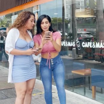 leysisuarez Cuando sales con tu amiga  y le cambias PHOTO.jpg