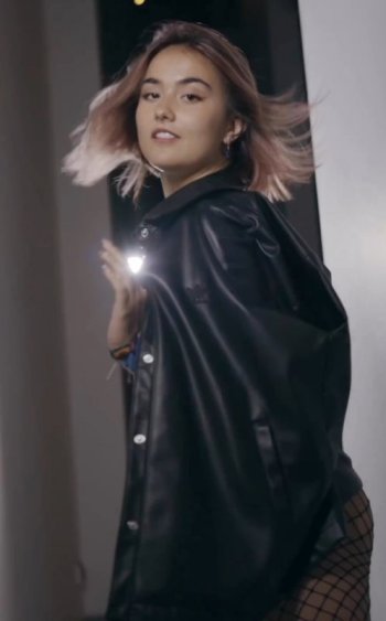 Screenshot_20230209-174443_Video Player.jpg