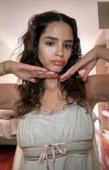 Screenshot_20250408_050509_Video Player.jpg