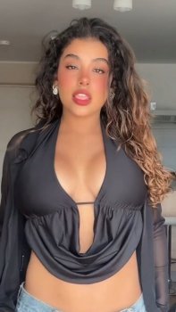 Screenshot_20250416_063025_Video Player.jpg