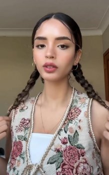 Screenshot_20250416_070125_Video Player.jpg