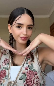 Screenshot_20250416_070137_Video Player.jpg