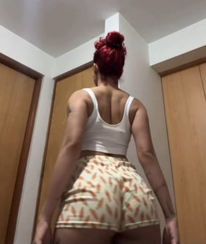 Screenshot_20250426_075816_Video Player.jpg