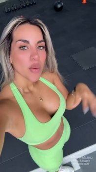 gabrielaherreraoficial's2025-4-28-23.30.378 story_000.jpg