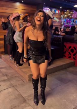 Screenshot_20250429_063204_Video Player.jpg