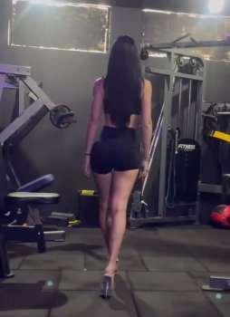 Screenshot_20250502_122045_Video Player.jpg