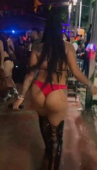 Screenshot_20250502_224410_Video Player.jpg