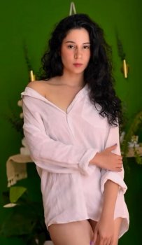 Screenshot_20250504_002806_Video Player.jpg