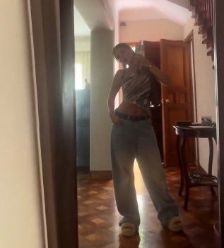 Screenshot_20250505_063806_Video Player.jpg