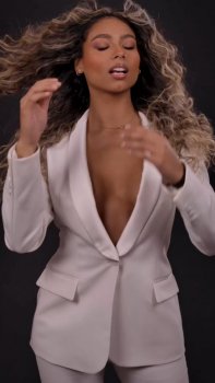 Screenshot_20250507_174015_Video Player.jpg