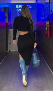 Screenshot_20250510_200939_Video Player.jpg