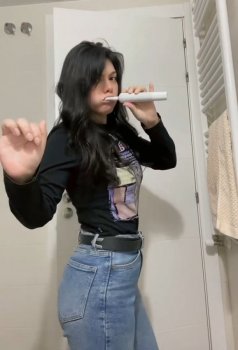 Screenshot_20250513_214053_Video Player.jpg