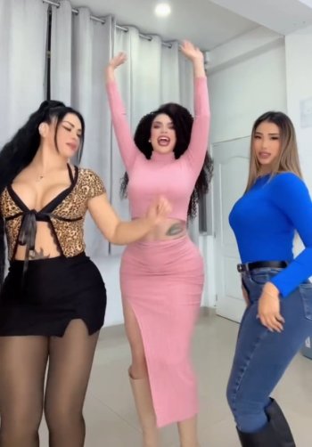 Screenshot_20250617_232539_Video Player.jpg