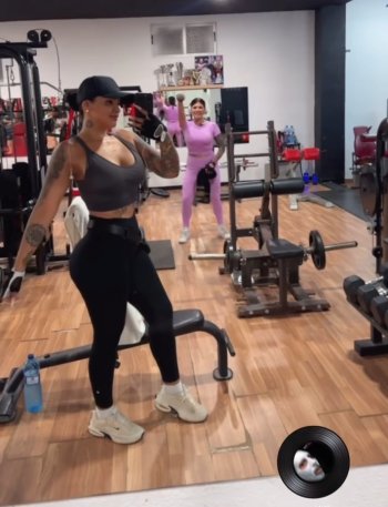 Screenshot_20250619_225037_Video Player.jpg