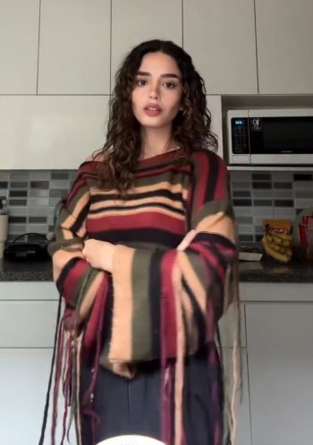 Screenshot_20250715_084410_Video Player.jpg