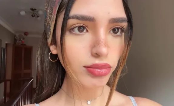 Screenshot_20250806_000333_Video Player.webp