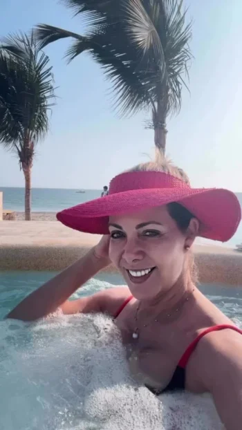 7a6e5d53-048c-4164-9c4a-093b053e4b53 - frame at 0m0s.webp